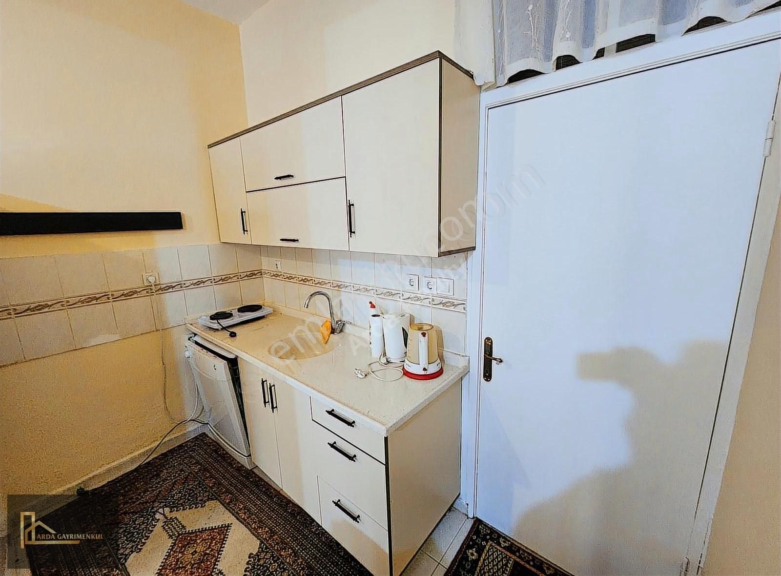 Karşıyaka Müjgan Barutçu Sokak Mutfak Banyo Wc'li 28 M2 - Görsel 3