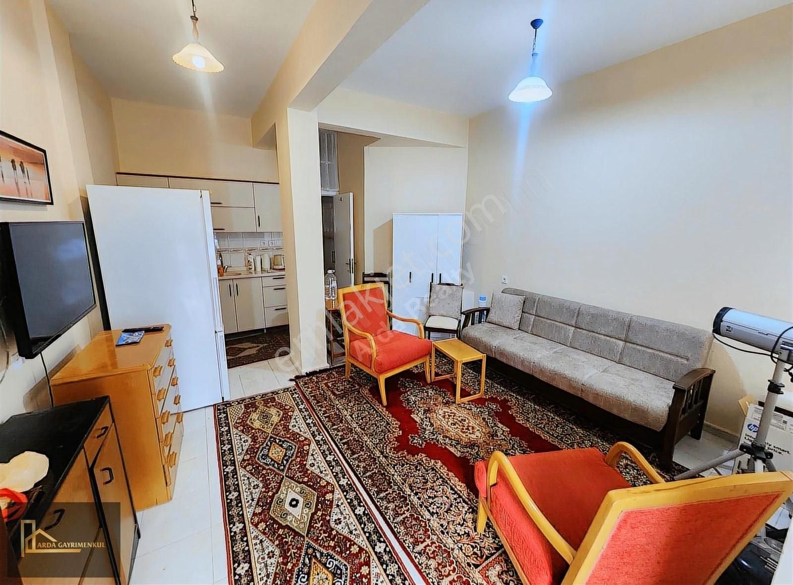 Karşıyaka Müjgan Barutçu Sokak Mutfak Banyo Wc'li 28 M2 - Görsel 13