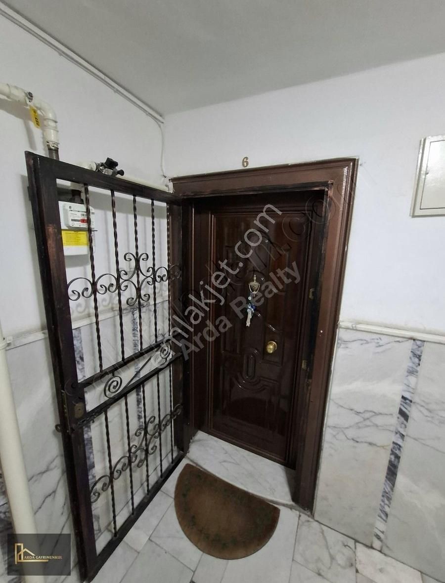 Bahriye Üçok Mahallesi Atatürk Bul. Eşyalı 3+1 135 M2 D.gazlı