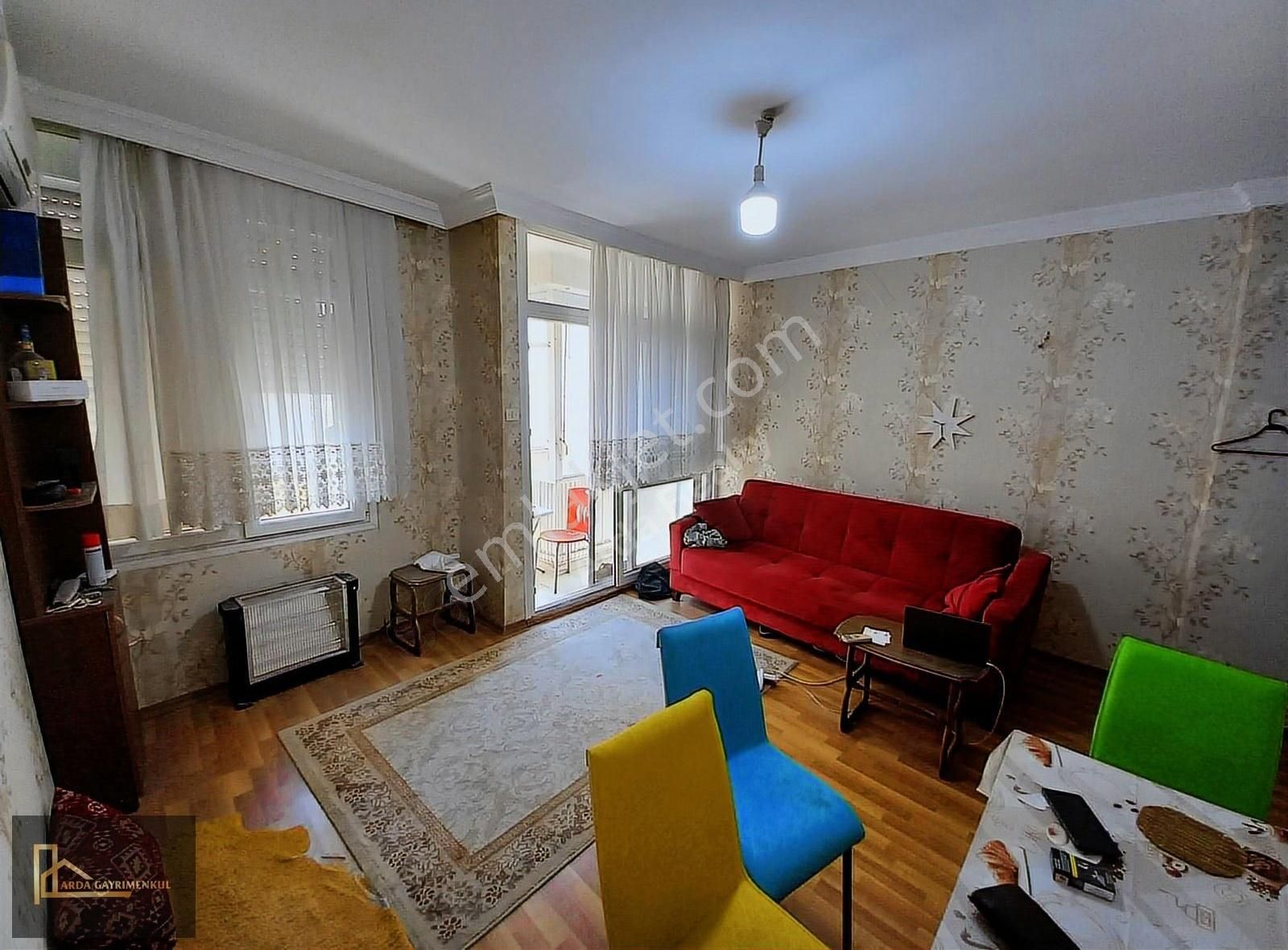 K.yaka Çarşı Yakını Geniş Sokak Çitf Cephe 2+1 75 M2 - Görsel 9