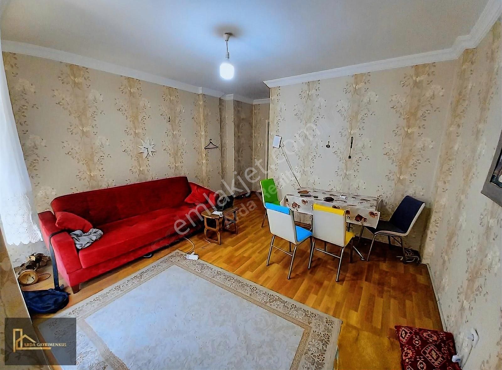 K.yaka Çarşı Yakını Geniş Sokak Çitf Cephe 2+1 75 M2 - Görsel 3