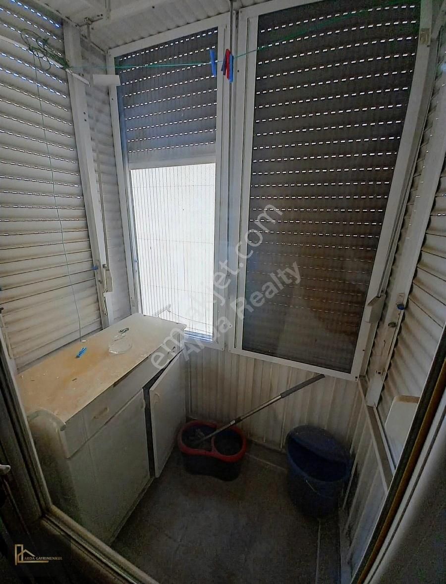 K.yaka Çarşı Yakını Geniş Sokak Çitf Cephe 2+1 75 M2 - Görsel 4