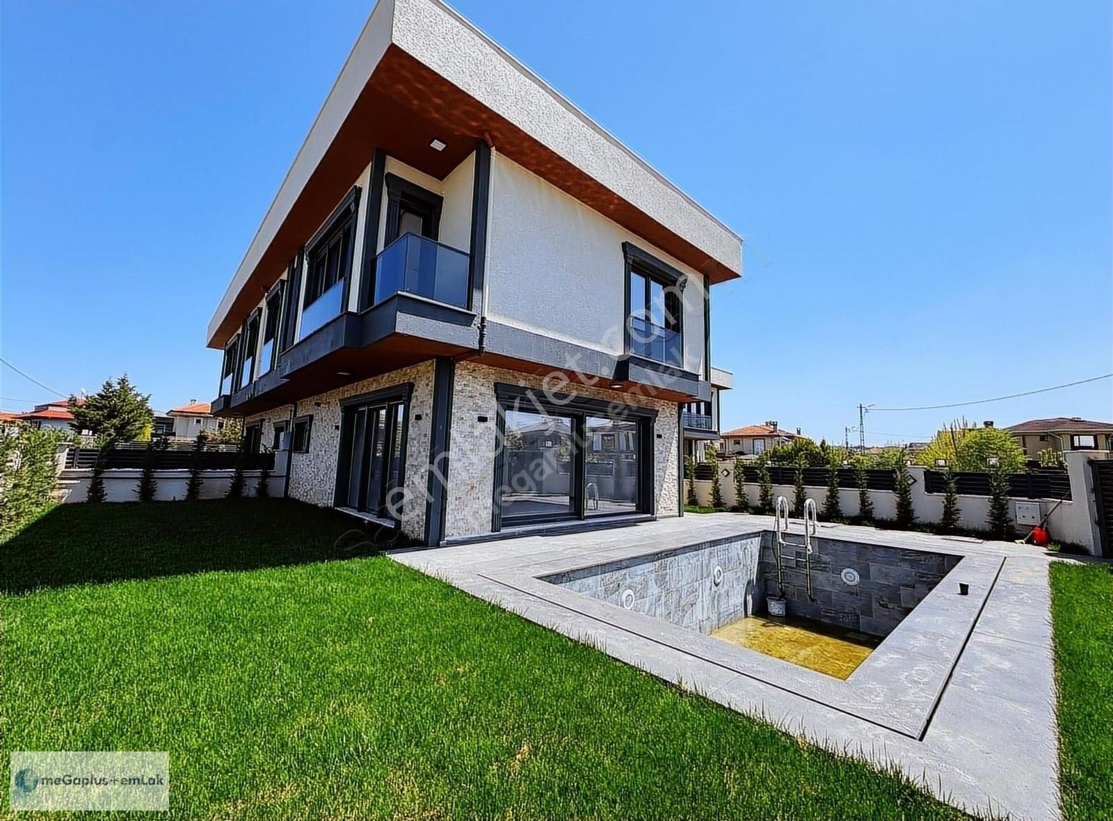 Şile Kumbaba Mahallesinde İkiz Müstakil 3+1 Havuzlu Villa - Görsel 24