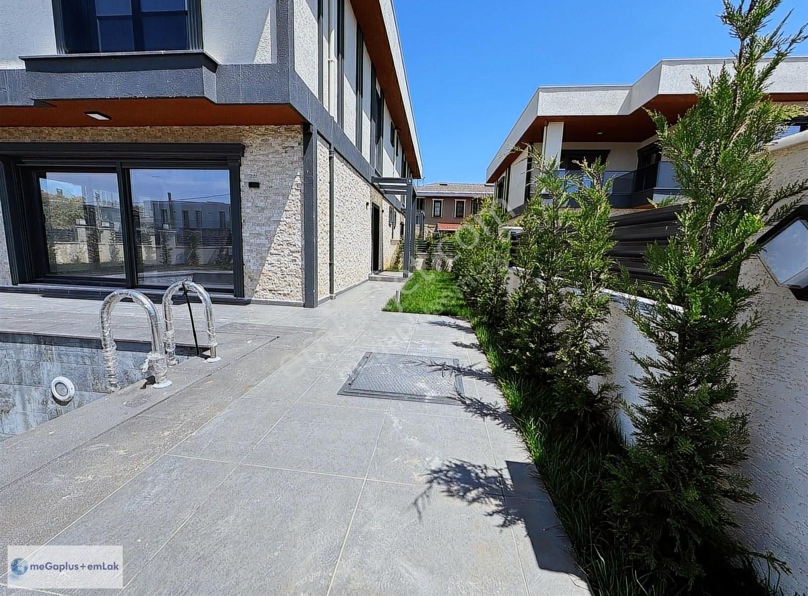 Şile Kumbaba Mahallesinde İkiz Müstakil 3+1 Havuzlu Villa - Görsel 23