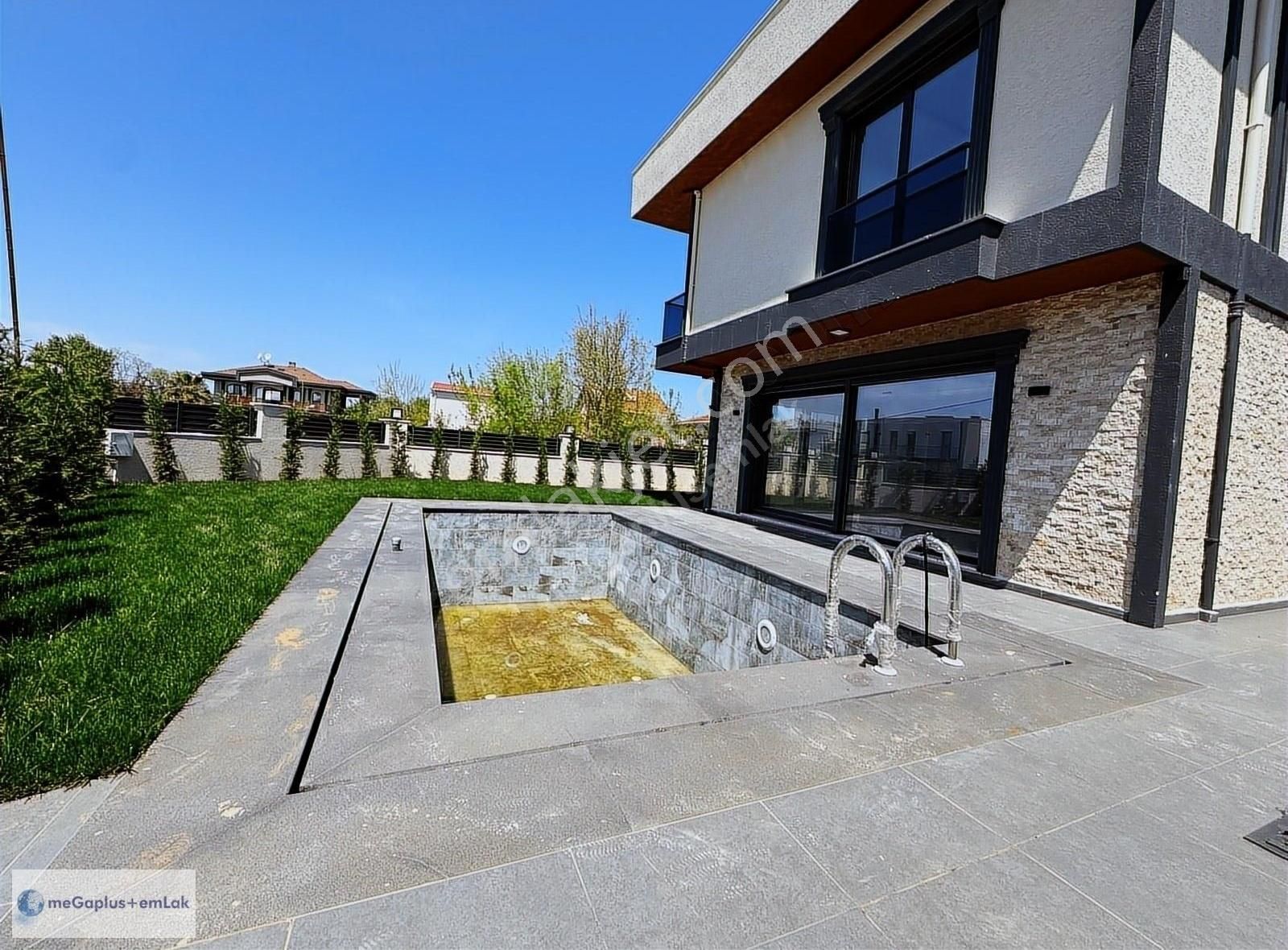 Şile Kumbaba Mahallesinde İkiz Müstakil 3+1 Havuzlu Villa - Görsel 2