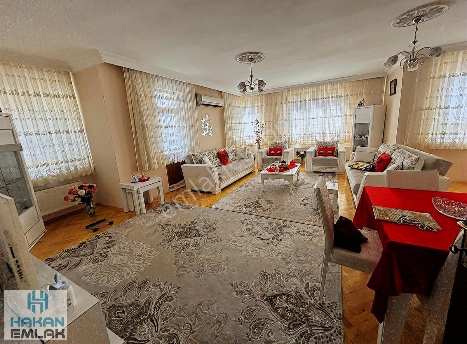 Etimesgut Elvan Mah.de 5+1 Teraslı Ferah Geniş Satılık Daire