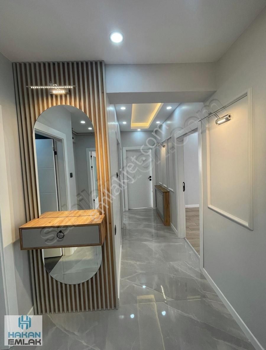 Etimesgut İstasyon Mah.de 3+1 Geniş Lüx Yapılı Ara Kat Daire