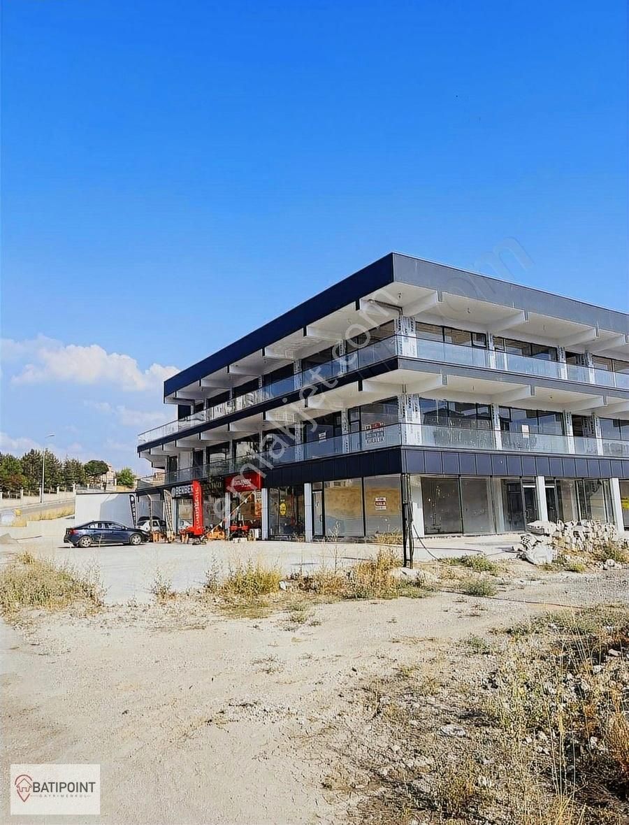 Etiport İş Merkezinde Satılık Kupon Dükkan - Görsel 3