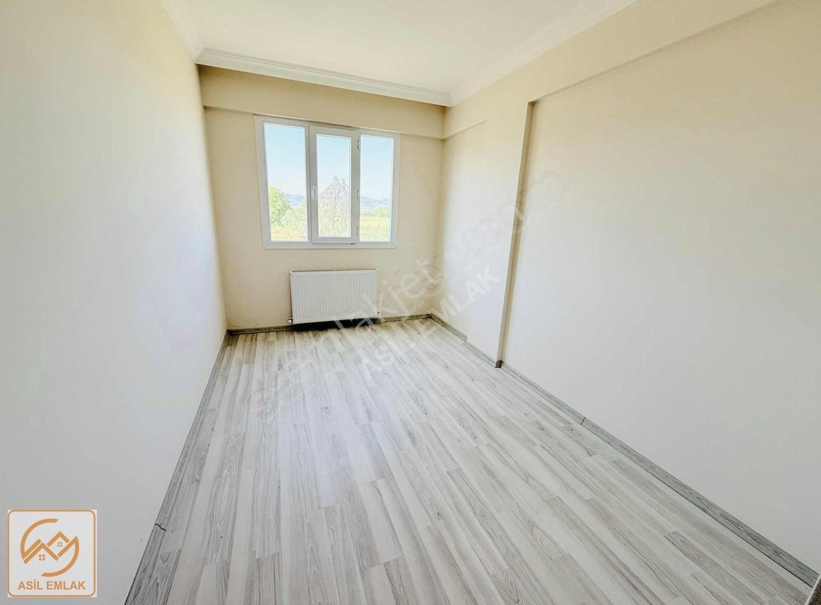 Asil Emlak'tan Muradiye Mah'sinde 2+1 Kiralık Daire