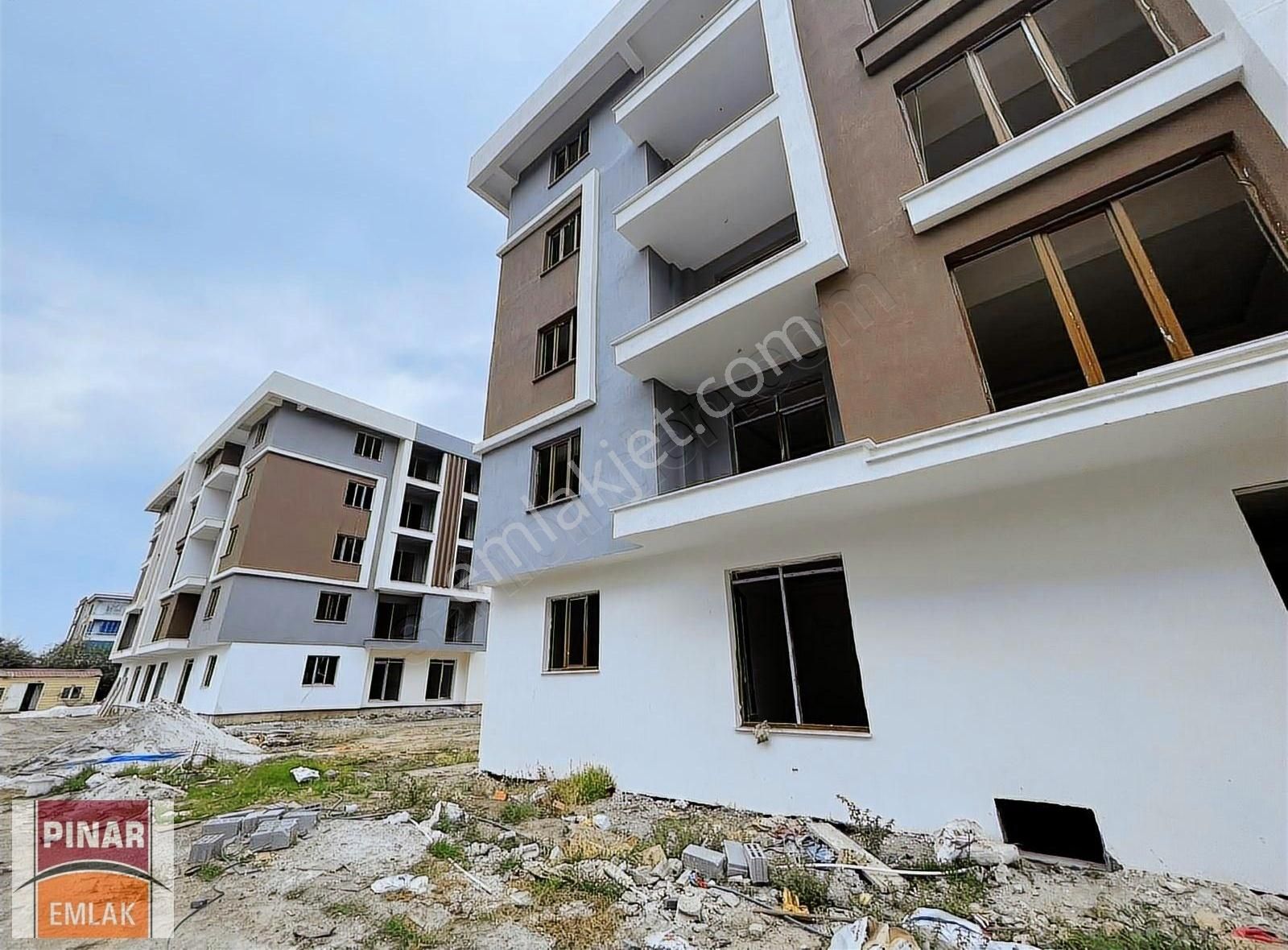 Pınar Emlak'tan Kale Yolunda Satılık Site İçi 3+1 Sıfır Daireler