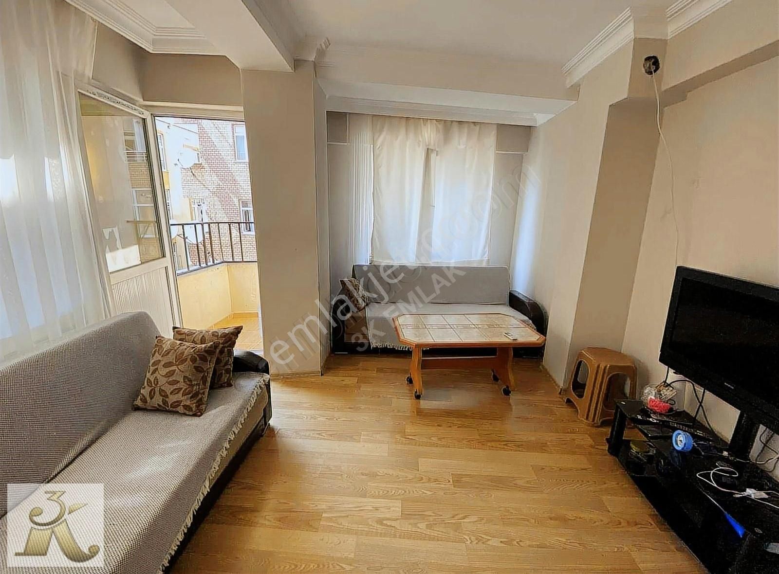 3k Emlak'tan Satılık Zübeyde Hanım Mah. Satılık 2+1 1.kat Daire