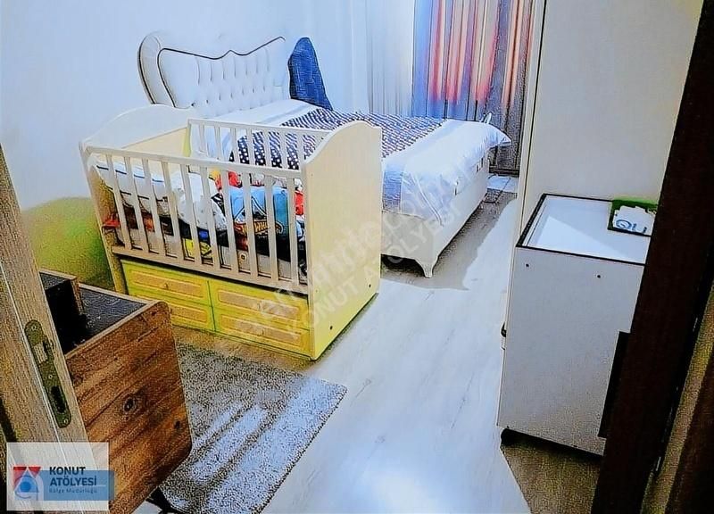 Pendik Velibaba'da Mükemmel Konumda 4 Katlı Aile Apartmanı