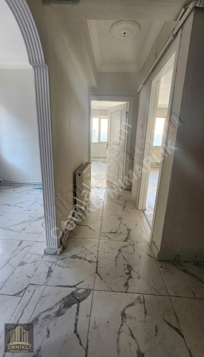 Karlıtepe Mah. Fırat Sokak Köşe Başı 1+1 60 M² Satılık Daire