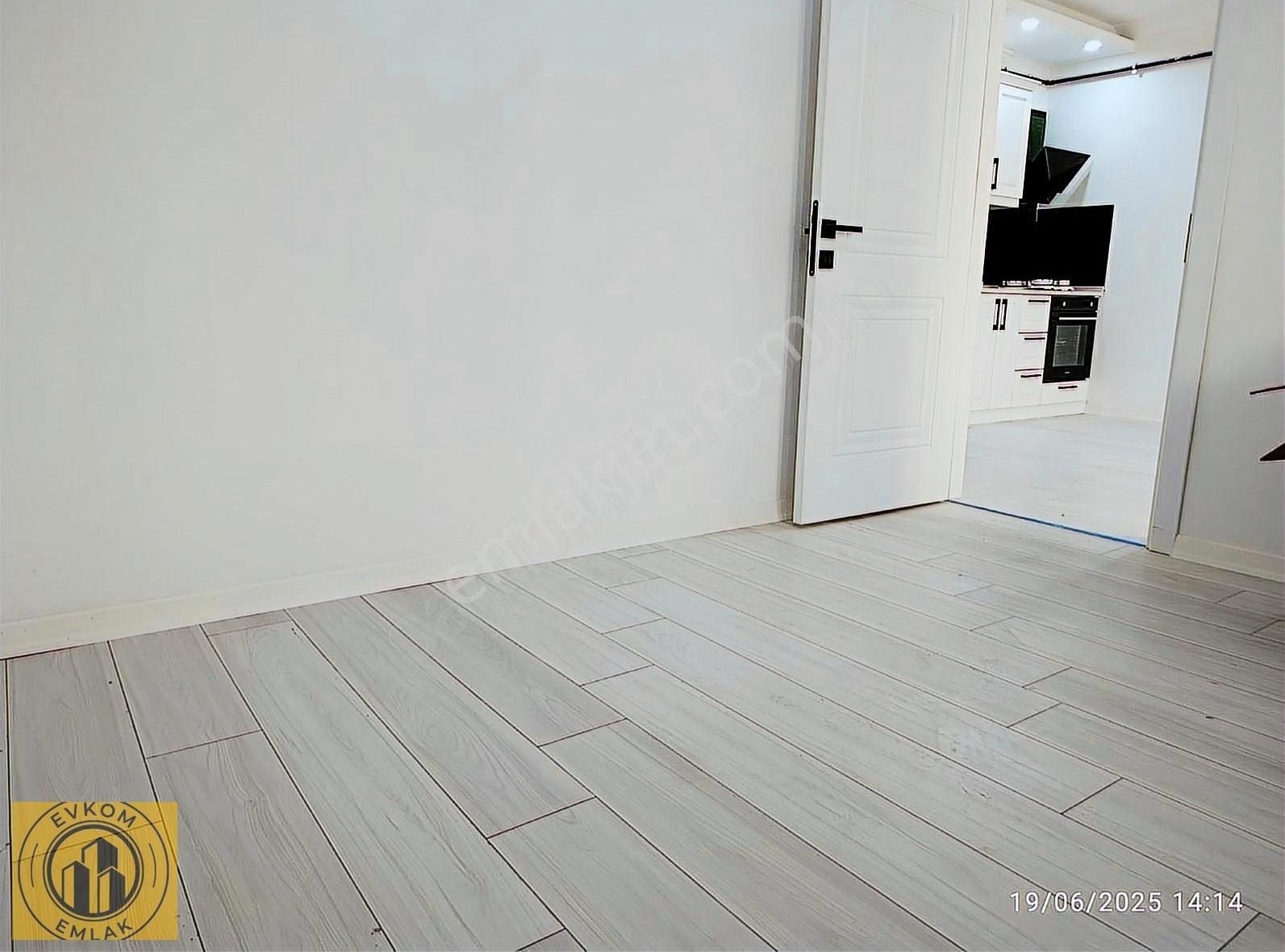 Evkom Emlaktan Cadde Üzeri Hatipler Mahallesinde Satlık Daire - Görsel 6