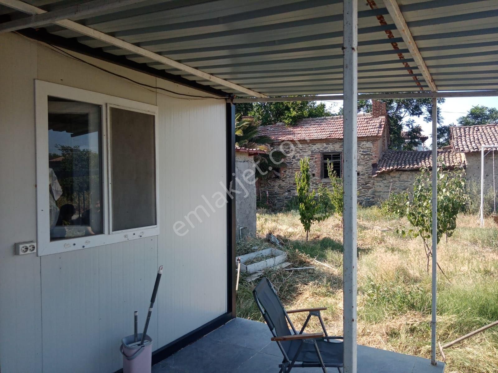 Bayındır Yeşilov 'da İçinde Prefabrik Evi Olan İmarlı Arsa - Görsel 3