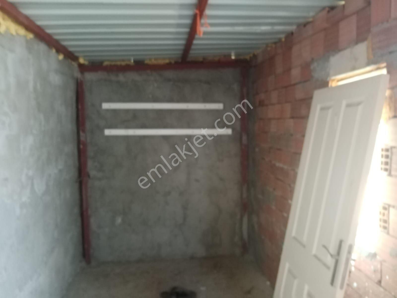 Bayındır Yeşilov 'da İçinde Prefabrik Evi Olan İmarlı Arsa - Görsel 17