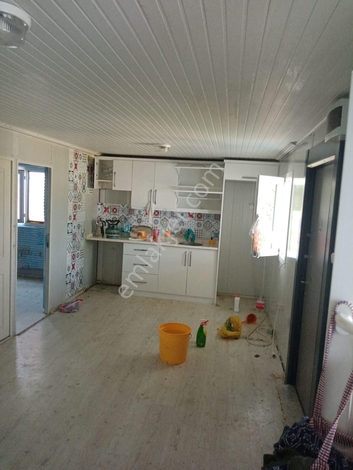 Bayındır Yeşilov 'da İçinde Prefabrik Evi Olan İmarlı Arsa - Görsel 15