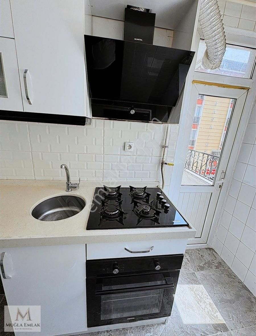 Muğla Emlaktan Fevzi Çakmakta Ankastreli 85m 2+1 Badanalı 2.kat