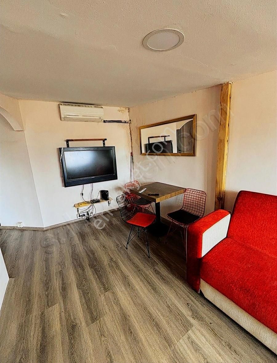 Kadıköy Altıyol Da 1+1 1. Katta Çok Merkezi