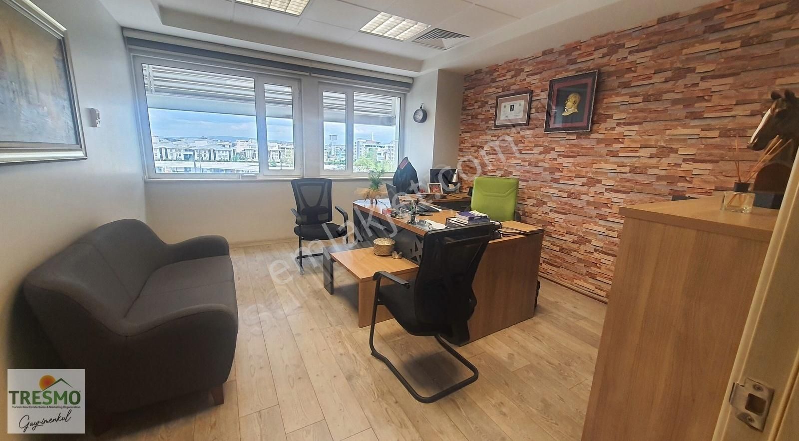 Dolphin Avm 3. Kat Valilik Cepheli Satılık Köşe 46m2 Ofis