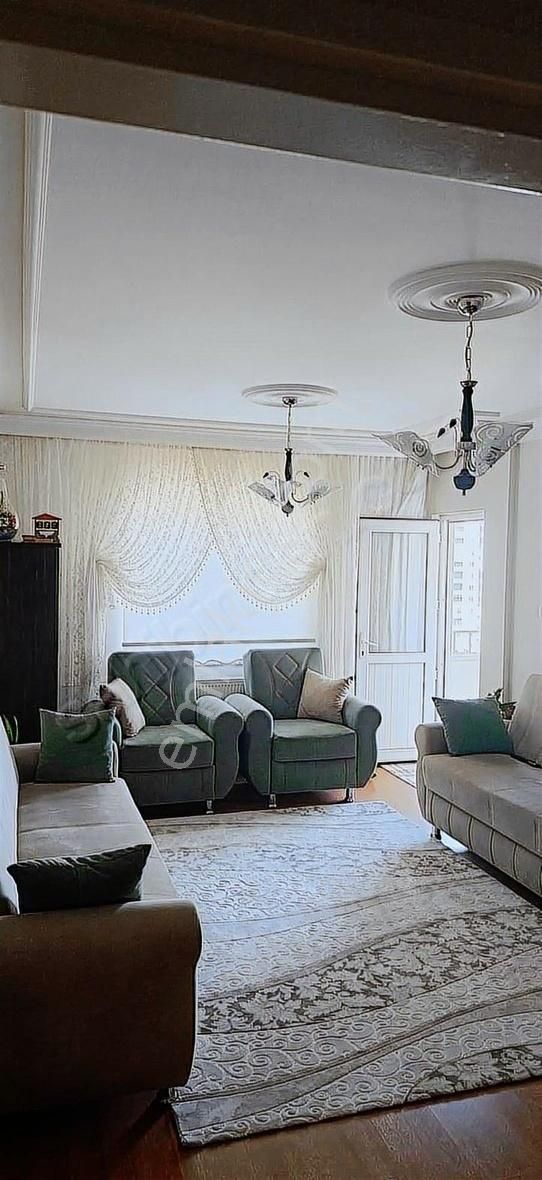 Beyazşehirde İçerisi Yapılı Ve Bakımlı Satılık Daire