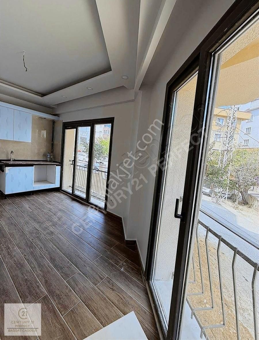 Kartal Esentepe'de , Sıfır, 2+1 Satılık Ters Dübleks Daire