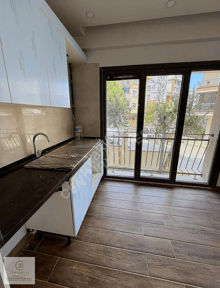 Kartal Esentepe'de , Sıfır, 2+1 Satılık Ters Dübleks Daire - Görsel 2