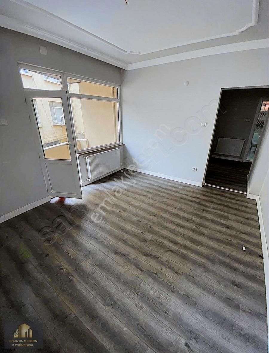 Trabzon Meydanda Uzun Sokak Sonunda Kiralık 4+1 Daire