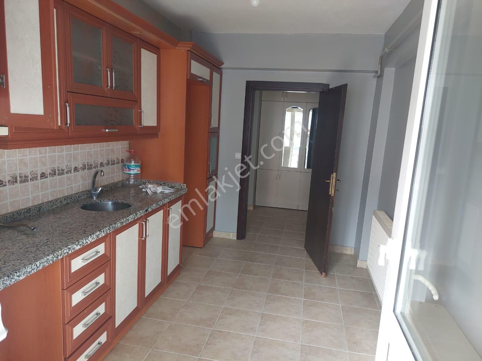 3+1 Kiralık 3, Kat Hantek Konutları