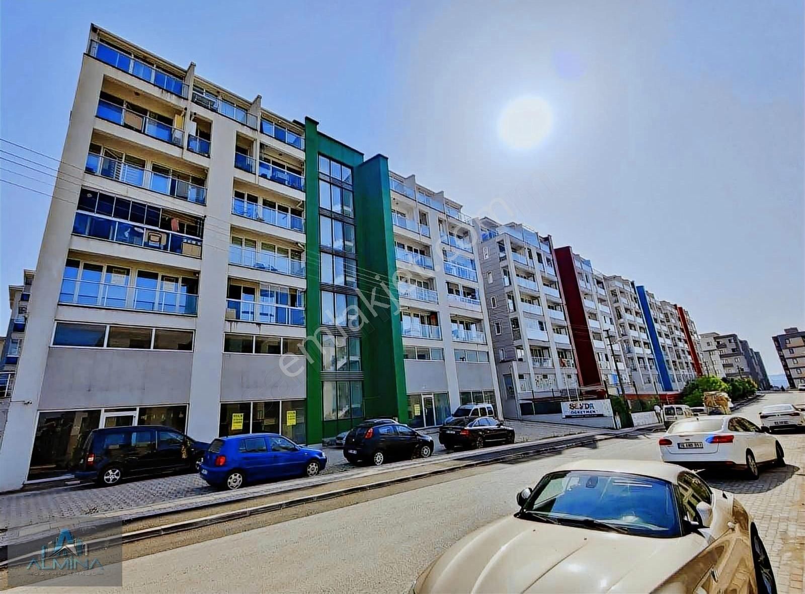Almina Dan Site İçerisinde Lüks Tasarımlı 1+1 Geniş Daire - Görsel 3