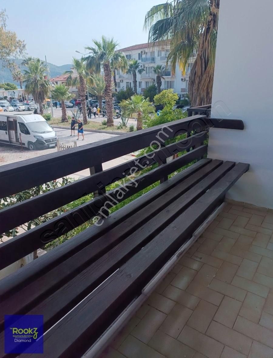 Akyaka'da Sahil Sitesi'nde 2+1 Daire