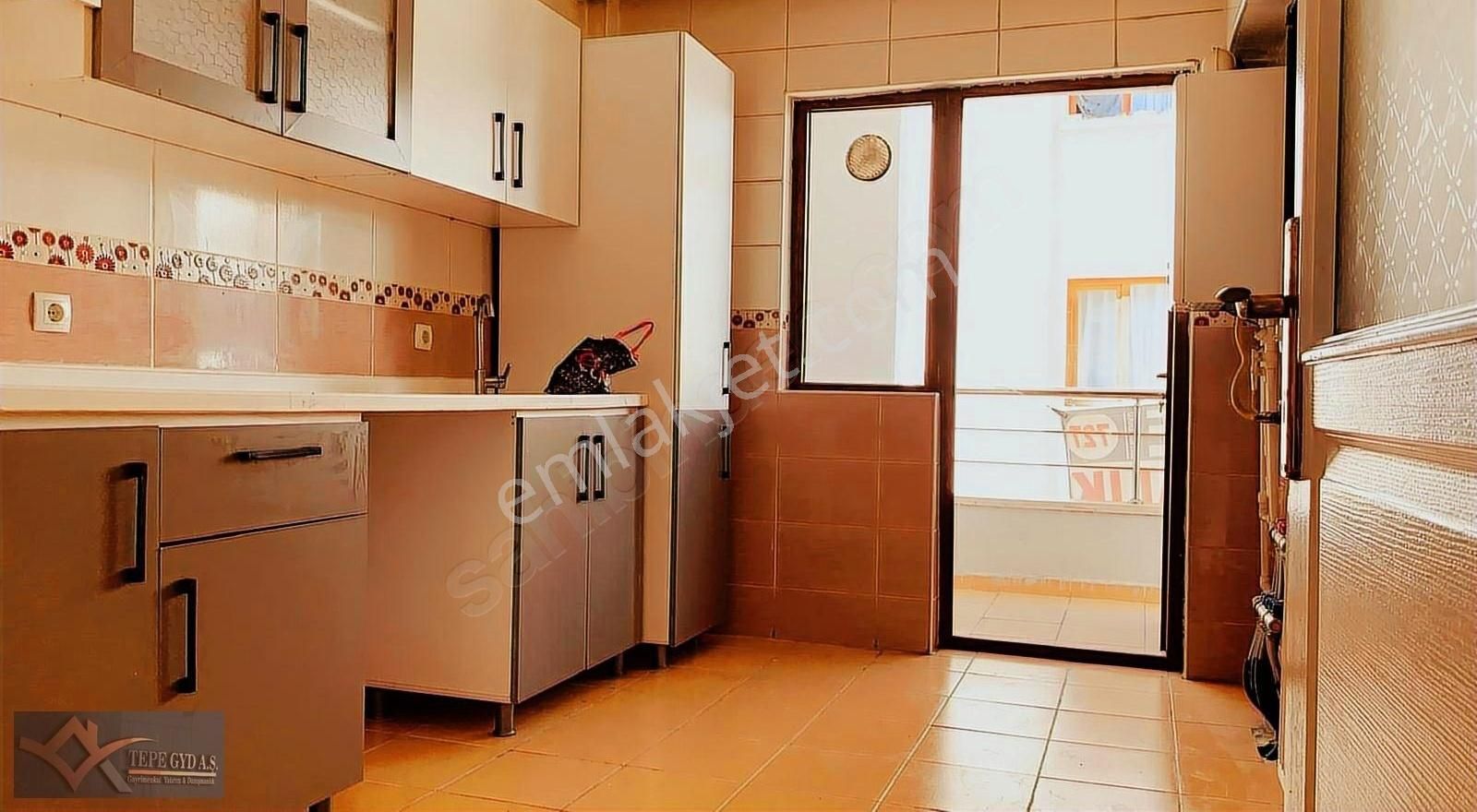 Osmangazi Ana Cad. Üzeri Kiralık Orta Kat 3+1 Daire Masrafsız