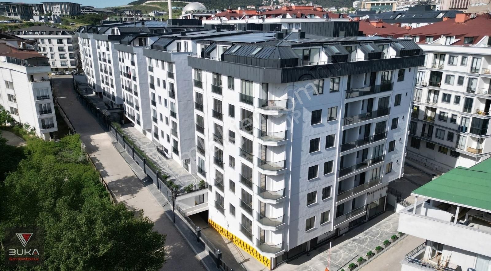 3 Kat Otopark 24 Saat Güvenlikli Sitede Geniş 1+1 Kiralık Daire