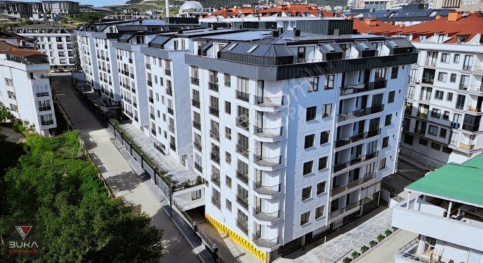 7/24 Güvenlikli 3 Kat Otoparklı Sıfır 1+1 Satılık Geniş Daire