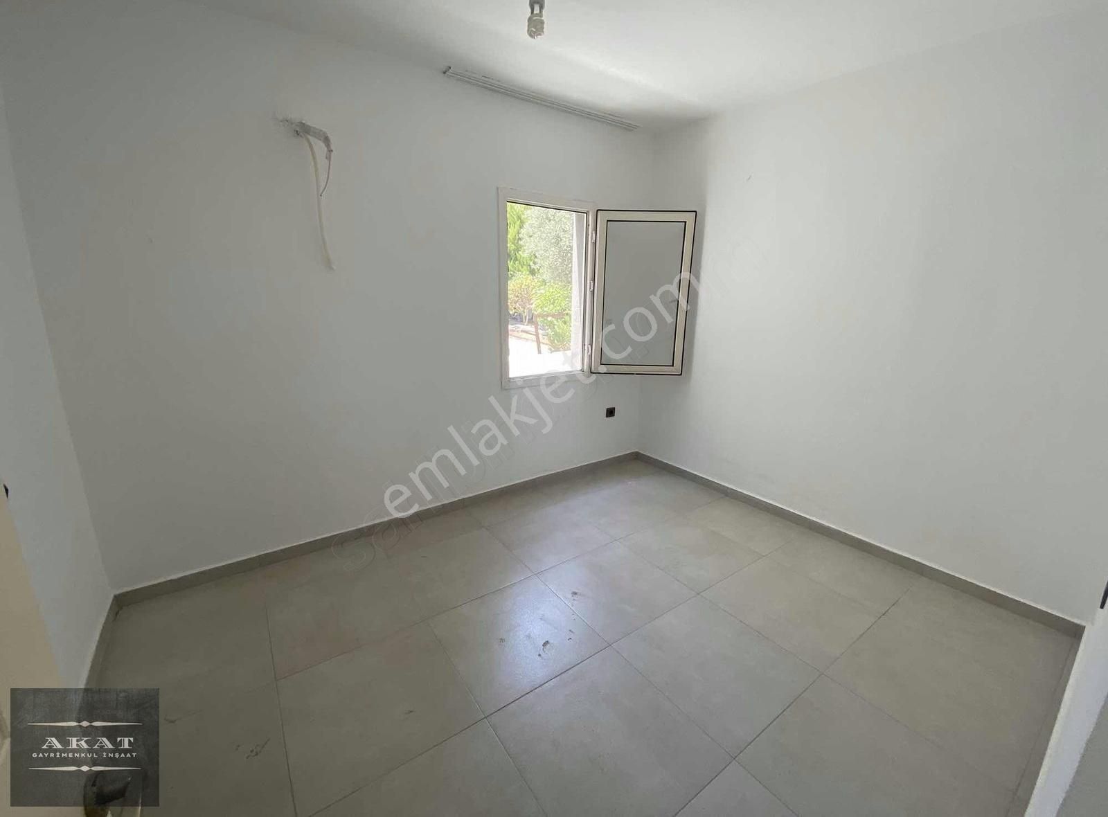 Yakaköy'de Yeni Tadilatlı Kiralık 1+1 Daire