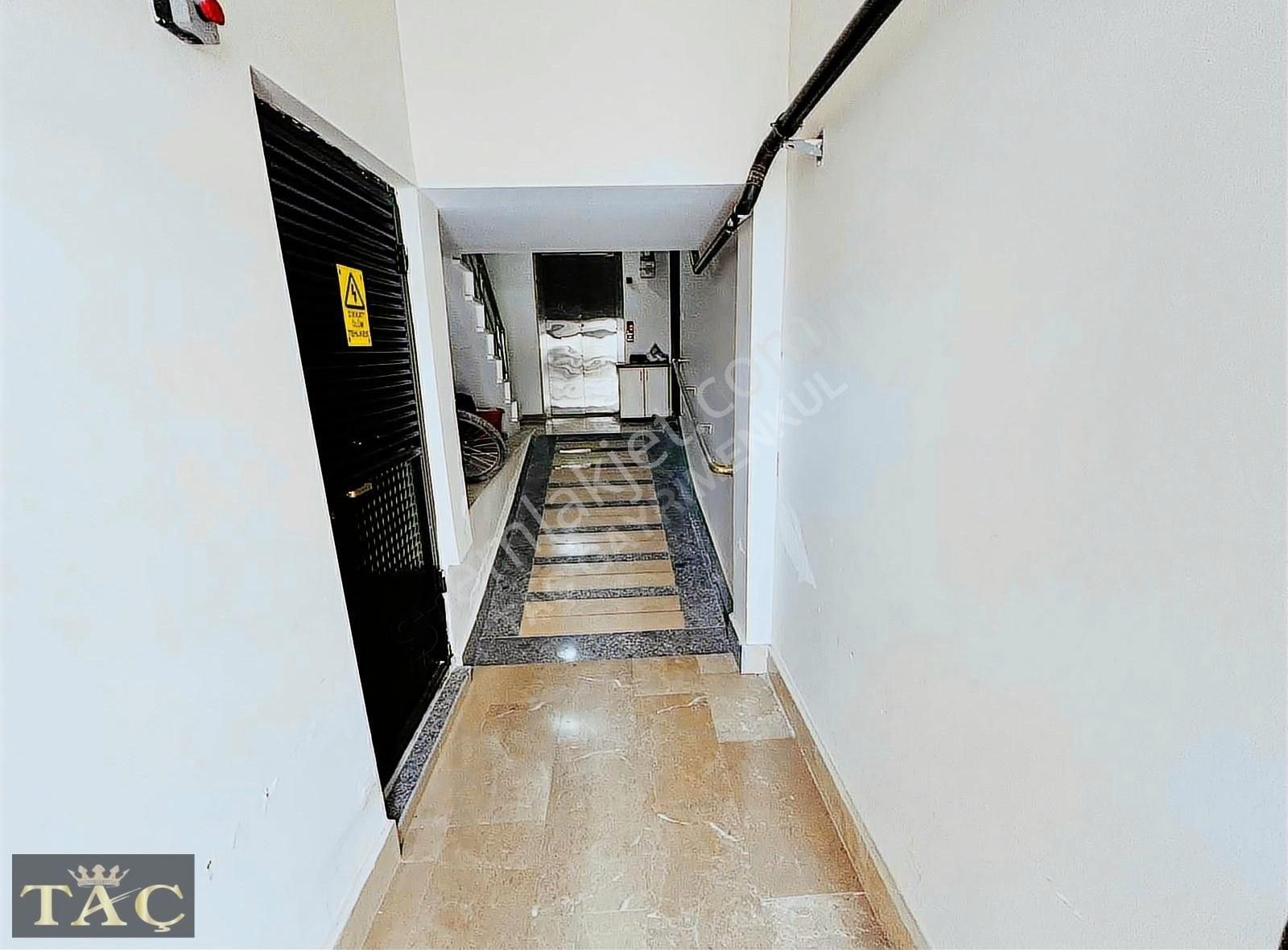 Taç Gayrimenkulden Ucbağlarda Y.giriş 3+1 Full Yapılı Daire