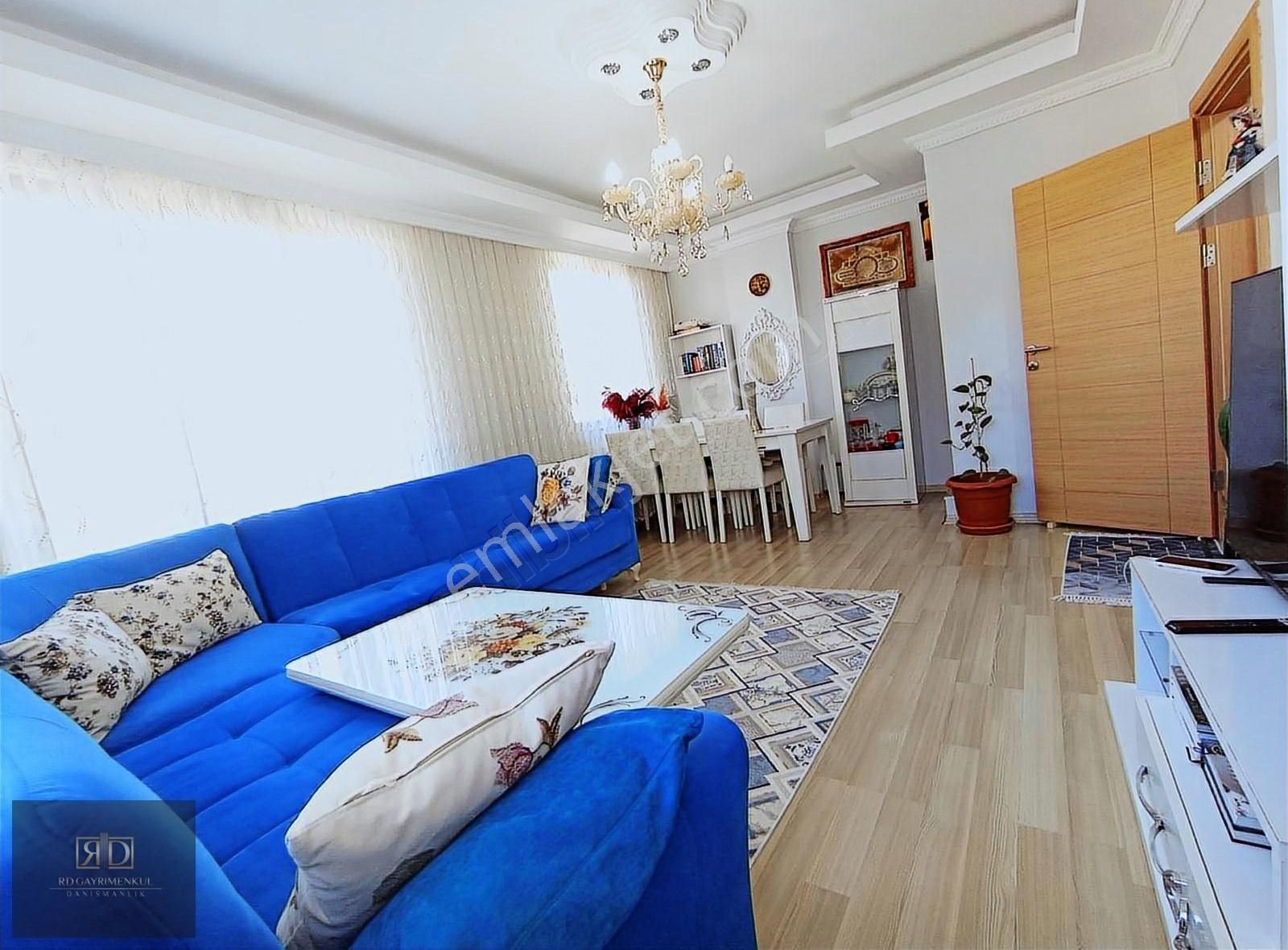 Kemerburğaz Caddesi Üzerin'de 2+1 140 M² Asansörlü Dubleks