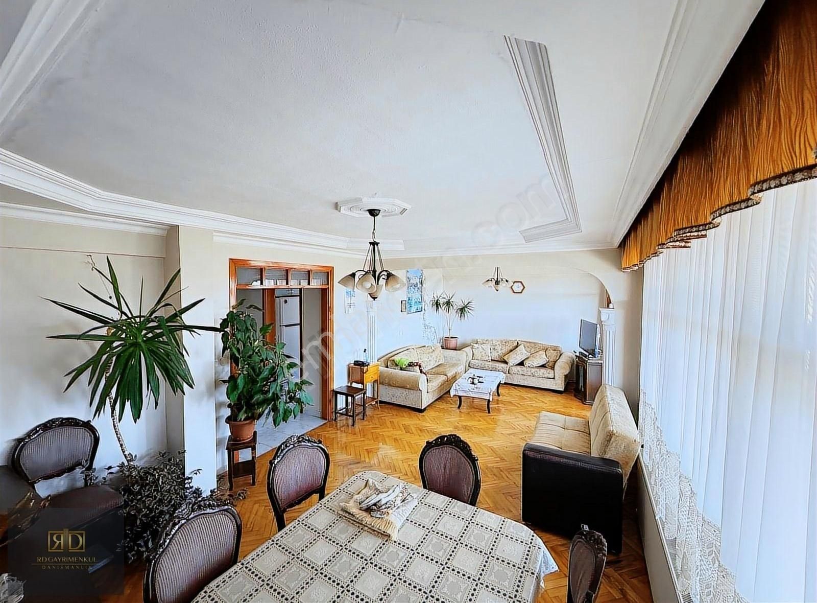 Sarıyer-reşitpaşa'da Teras Manzaralı 3+1 Satılık Daire - Görsel 13