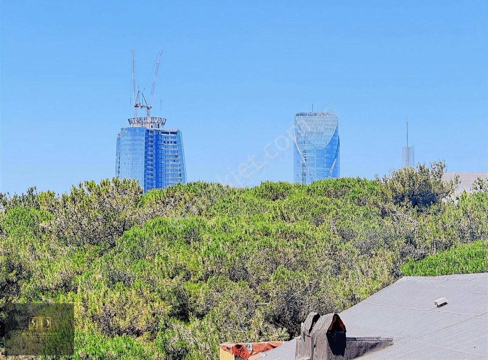 Sarıyer-reşitpaşa'da Teras Manzaralı 3+1 Satılık Daire
