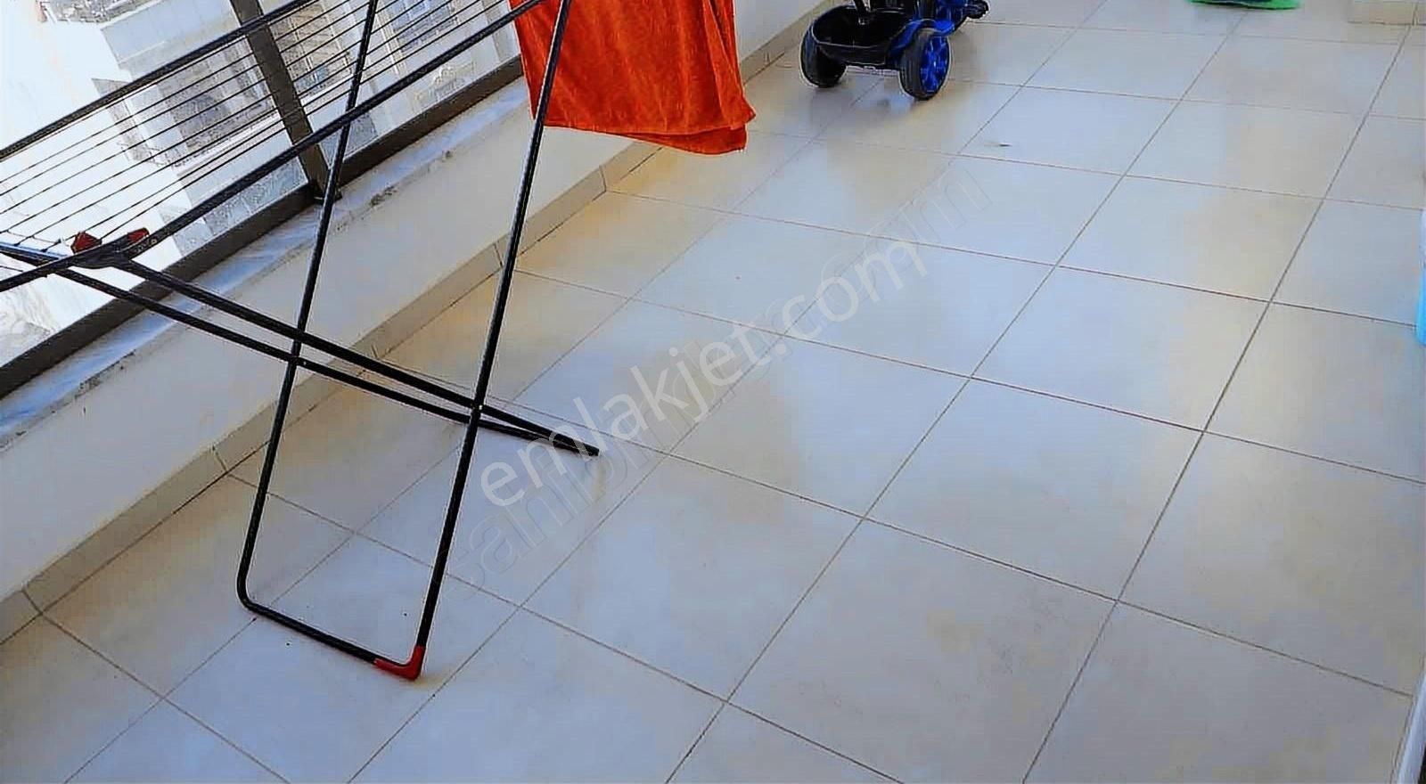 Solmaz Emlak Satılık Lüks Kiracılı 3+1