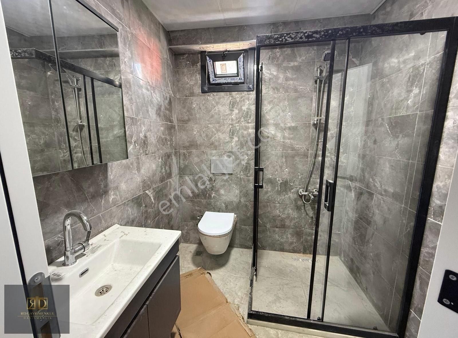Kağıthane Merkez'de Metro'ya Yakın 120 M² 3+1 Satılık Daire