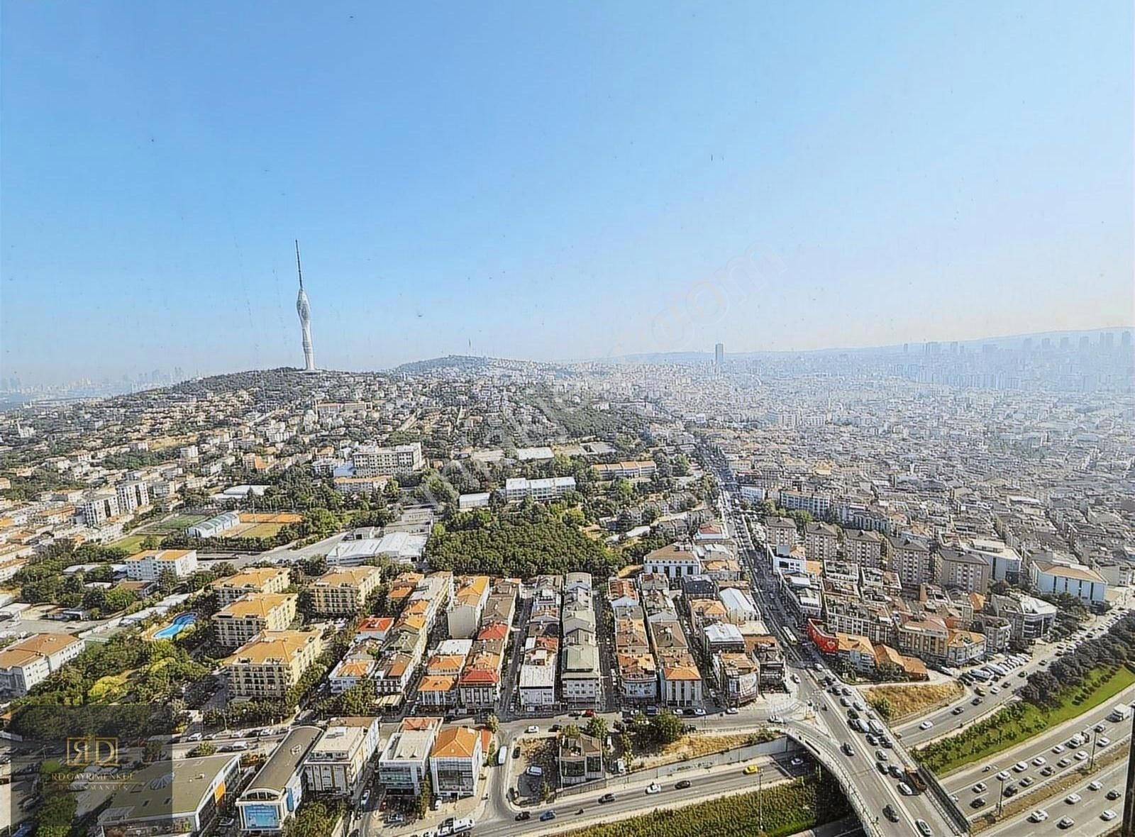 Emaar Square'de Panoramik İstanbul Manzaralı 68 M² 1+1 Daire