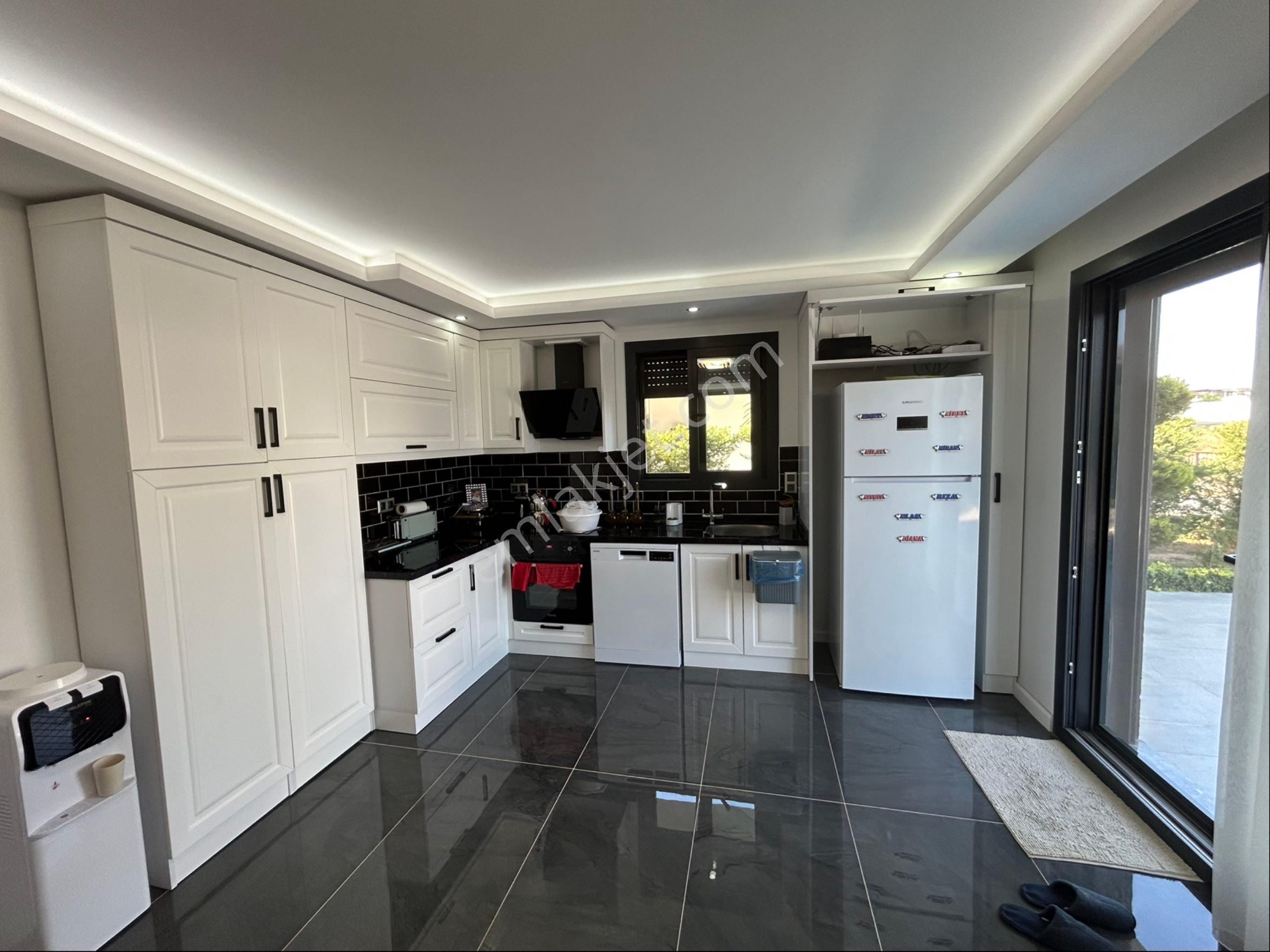 Didimde Denize Yakın Havuzlu Villa - Görsel 10