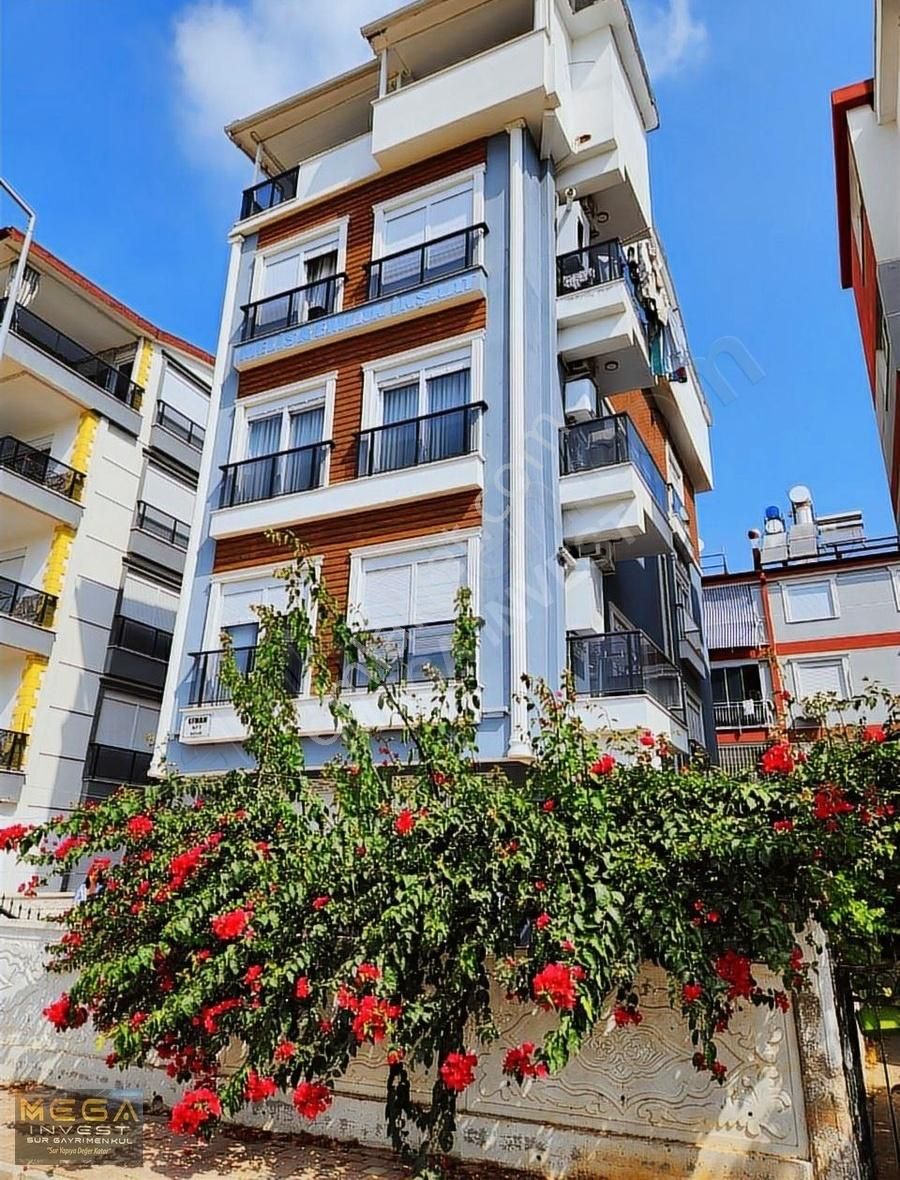 2+1 Botanik Bahçe Manzaralı Ayrı Mutfak Arakat Sıfır Eşyalı