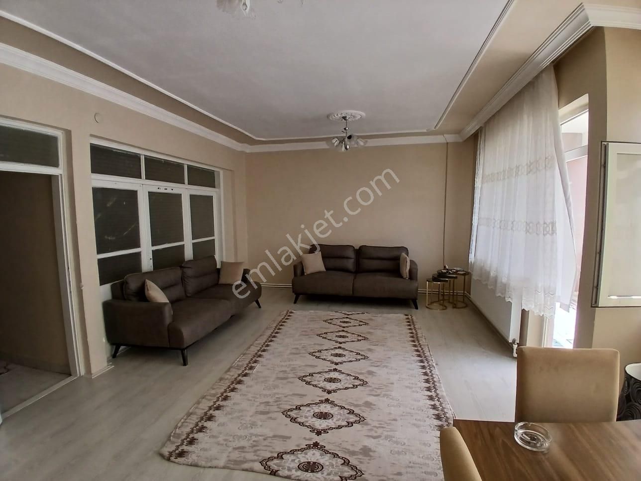 Akçay Emlak'tan Akşehir İstasyon Mahallesinde Geniş Ara Kat Satılık 3+1 Daire - Görsel 3