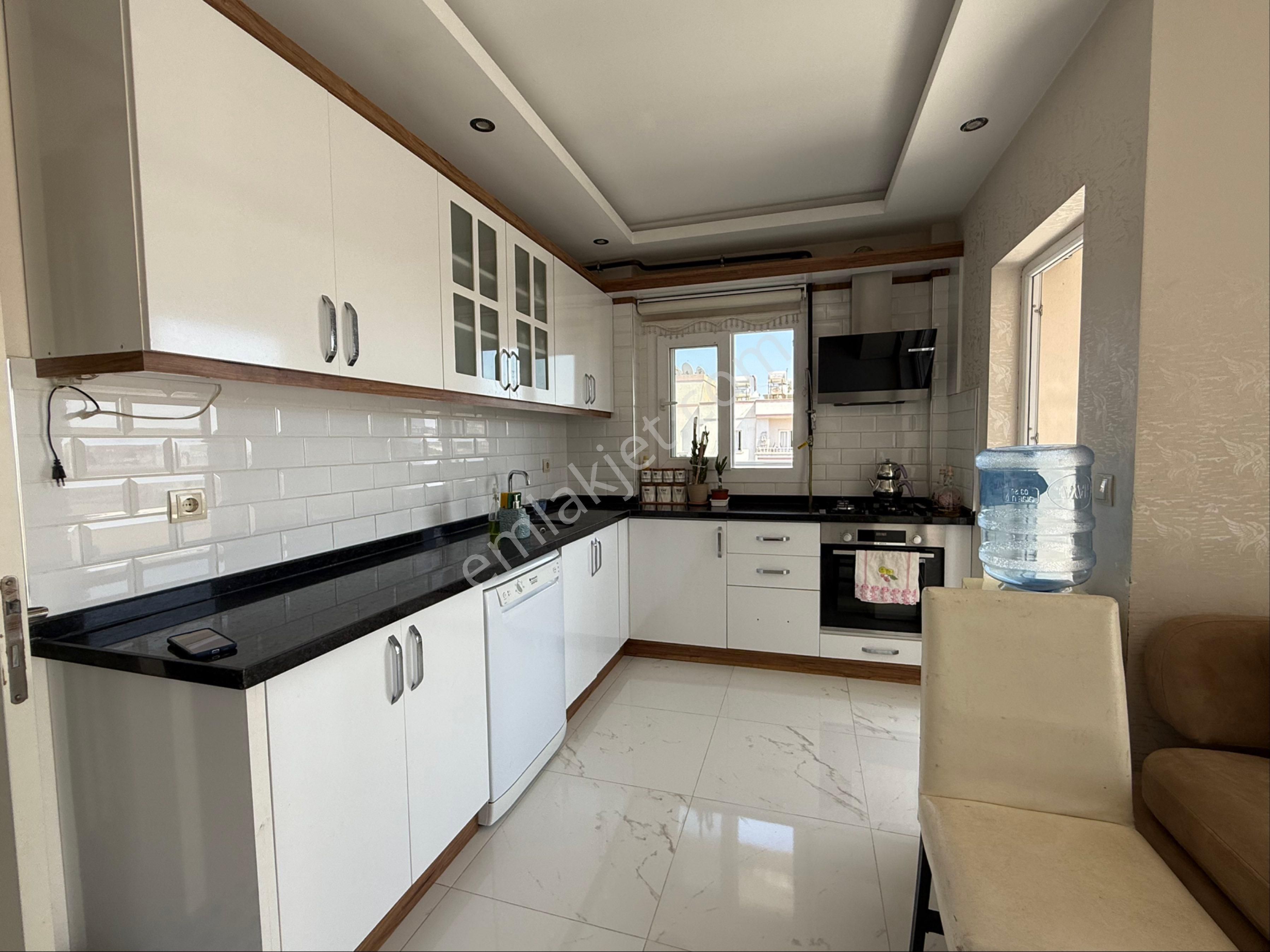 Anıt Mahallesinde Satılık 3+1 Daire