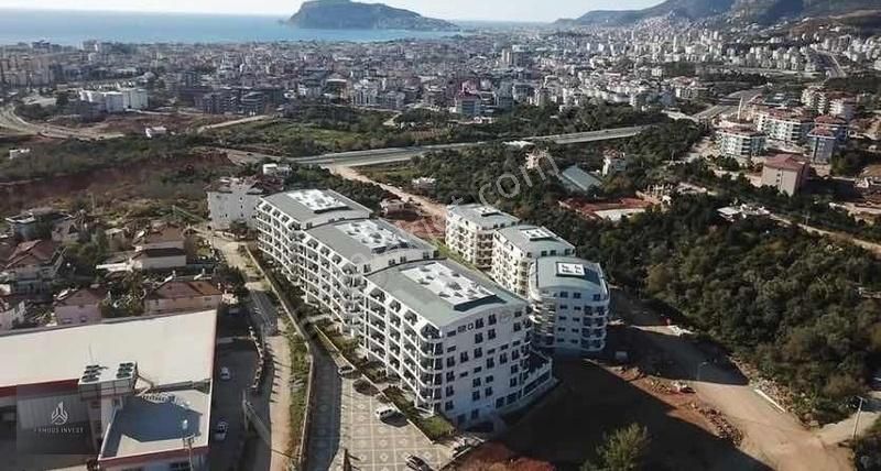 Oba'da Manzaralı 3+1 Full Eşyalı Site İçi Dubleks