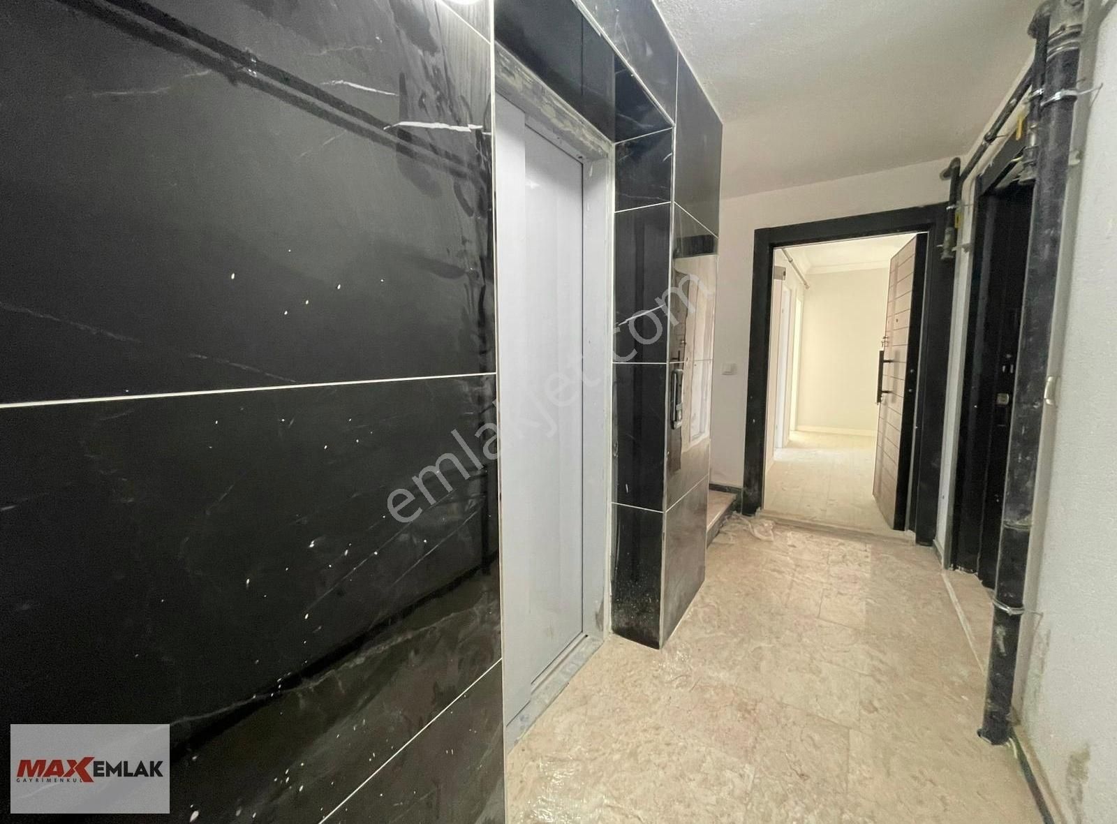 Piri Reis Mah 2+1 90 M2 Asansörlü Satılık Lüx Arakat Daire