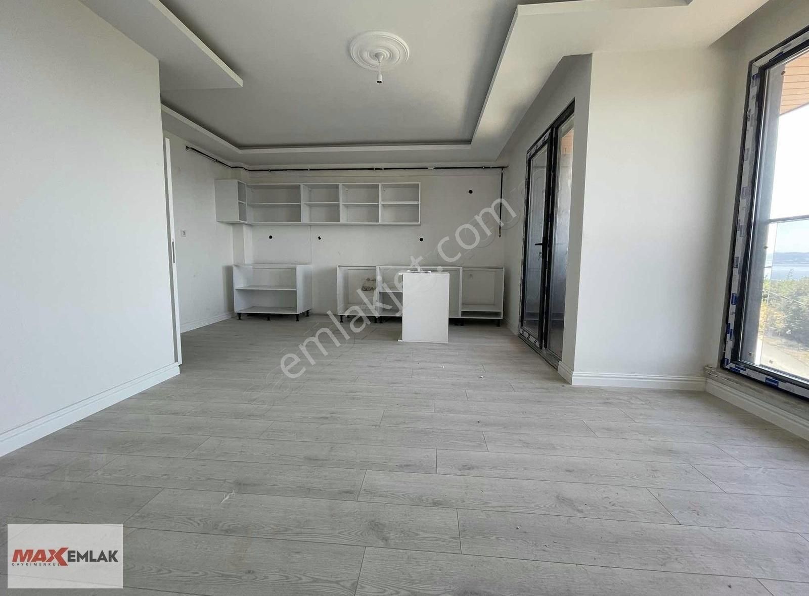 Cami Mah. Full Deniz Manzaralı Asansörlü 2+1 Arakat Daire