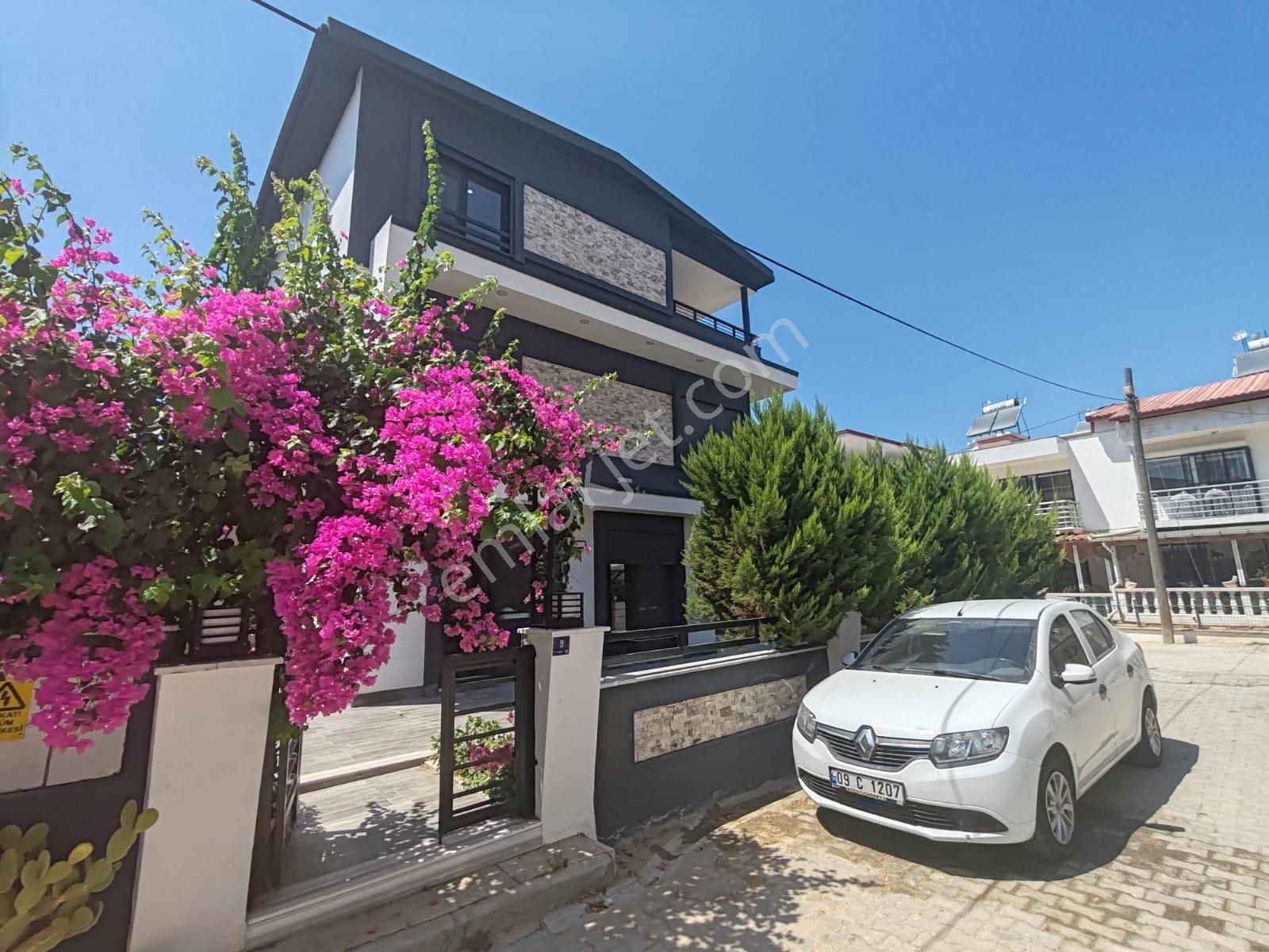 Didim'de Denize 100m Mesafede Fırsat, Tam Müstakil Villa